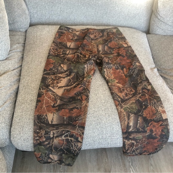 Cabelas polyester pants - Picture 5 of 6